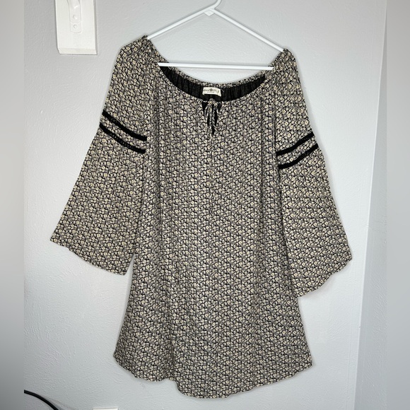 NATURAL LIFE Dresses & Skirts - Natural life ditzy micro floral shift mini dress boho size small bell sleeve